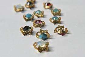 Swarovski 39ss Vintage Flower Clips Sewon (37 Crystal Colors)  6/12/24/100 Pieces BRASS SETTINGS