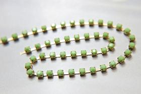 12 SS Rhinestone Chain Vintage Glass Vintage Chatons Opaque Peridot (3mm) 1/2/5/15 Meters Bridal Supplies, strass chains, craft supplies