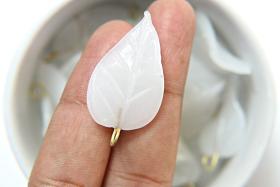 6 Iridescent White Alabaster Glass Leaf Drop Beads With Embedded Loop 35 x 17 MM Charms wedding decoration, vintage supply, jewelry making
