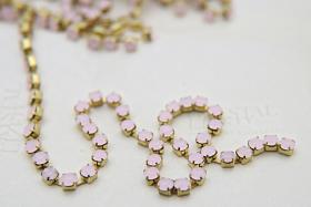 16 SS Rhinestone Chain Swarovski in Rose Water Opal 4mm 0.5/1/2/5/15 Meters vintage findings, strass chains