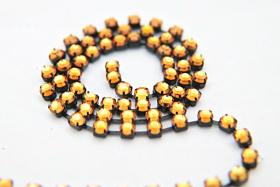 16ss Swarovski 2088 Chain in Flat Back Topaz (4mm) 0.5/1/2/5 Meters Vintage Black Settings Bridal Supplies, strass chains, embellishments
