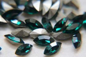 8X4 mm Vintage Swarovski fancy Navette in Emerald 36/72/144 Pieces Jewery making stones gemstones, fancy opal stones