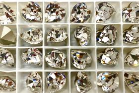 Swarovski Vintage Heart Rhinestones 18.7x 17 mm in Crystal foiled fancy stones jewelry making