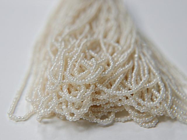 11/0 Hanks Charlotte Cut Beads Ceylon Pearl White 1/5/25/50/100 Hanks 2.0mm Ivory glass beads, jewelry supply, findings, craft supply