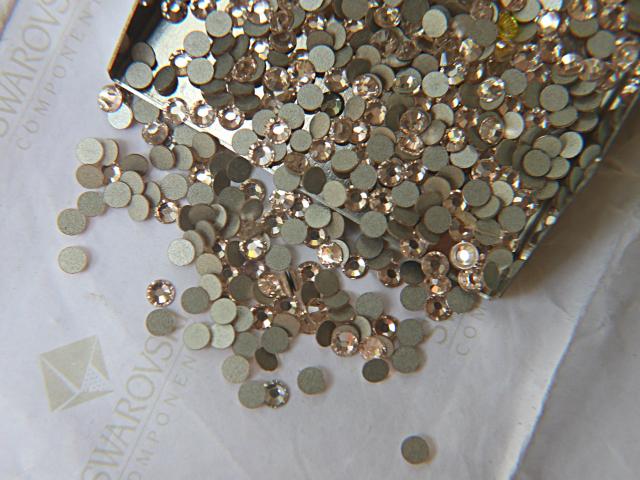 10ss/12ss Swarovski Flatbacks in Silk Chaton Roses 2088 (2.9mm) Made in Austria 72/144/720/1440  Pieces Nail art decoration