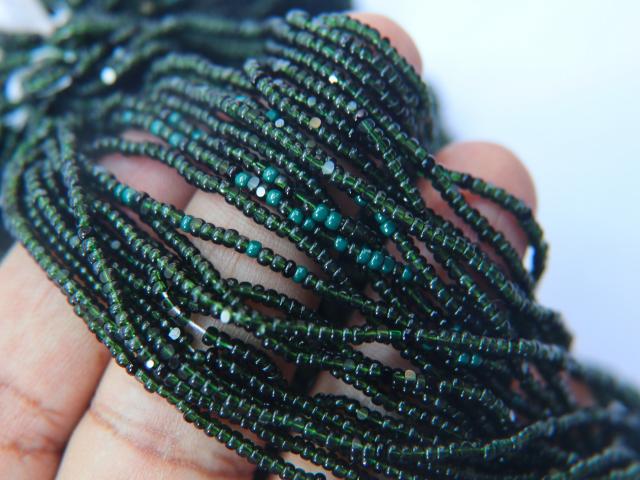 11/0 Hanks Charlotte Cut Beads Mix Transparent Dark Olivine & Opaque Emerald 1/5/25/50/100 Hanks 2.0mm glass beads, jewelry supply, findings