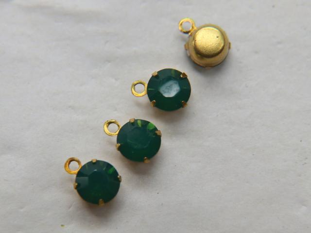 Swarovski 6mm Round setting drop one loop in Palace Green Opal 28ss 12/24/100/500 Pieces jewelry supplies in Brass/Vintage Black Charms