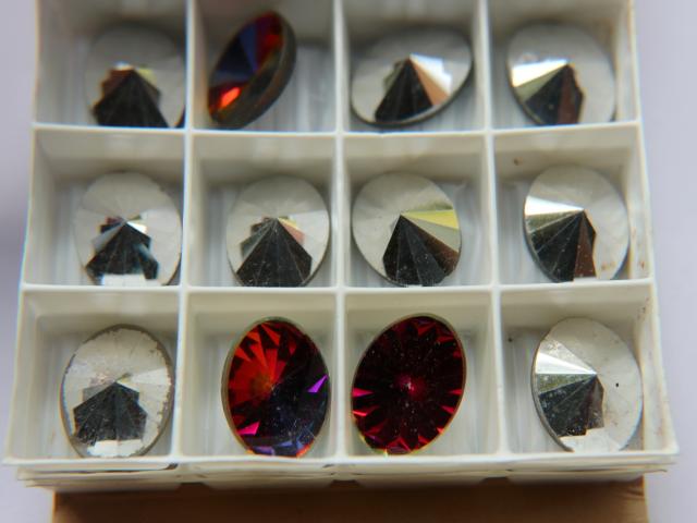 18x13 mm Vintage Swarovski Oval Crystal Volcano V Bed 2/6 Pieces gemstones opal, jewlery making, color zirconium
